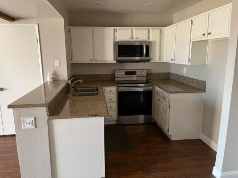 Foto principal - 1480 W Edgehill Rd