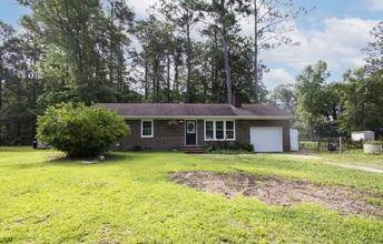 Building Photo - 415 Bradford Dr