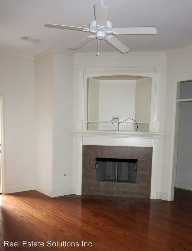 Building Photo - 3 br, 2 bath House - 110 Silver Ridge Lane