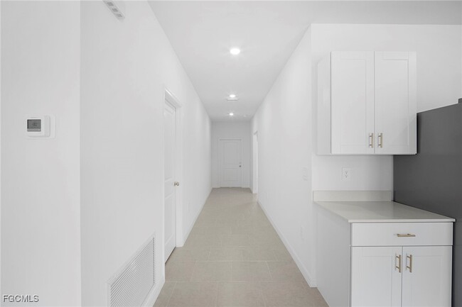 Building Photo - 4087 lattuna Ln