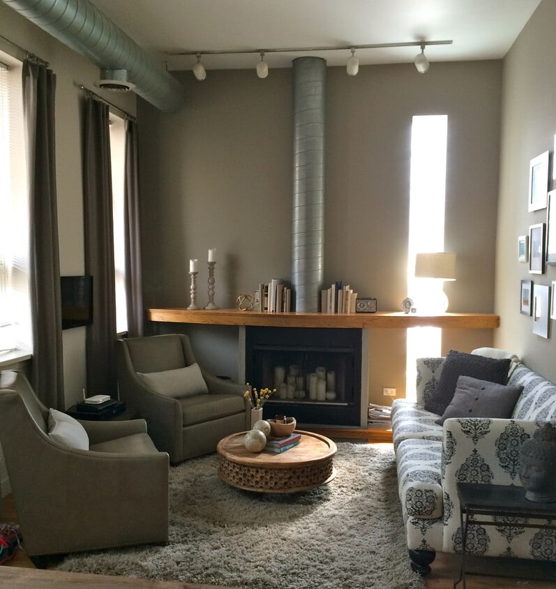 living room ( uncluttered) - 1906 N Hermitage Ave