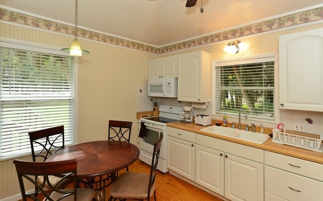 Building Photo - 8260 Ibis St