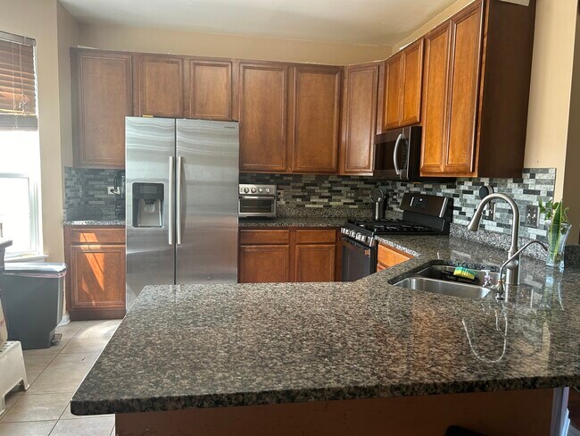 Building Photo - 1410 Brownstone Pl