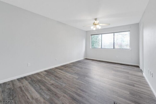 Foto del edificio - 6 Sycamore Ln