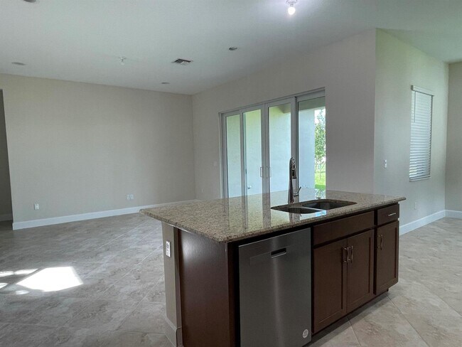 Building Photo - 5573 Zestar Ln