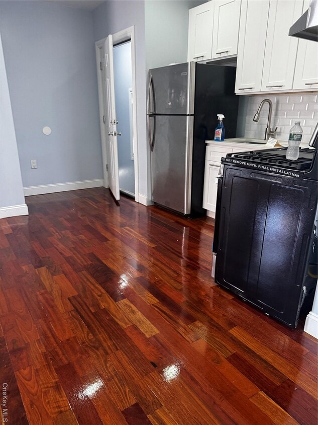 Foto del edificio - 818 E 216th St