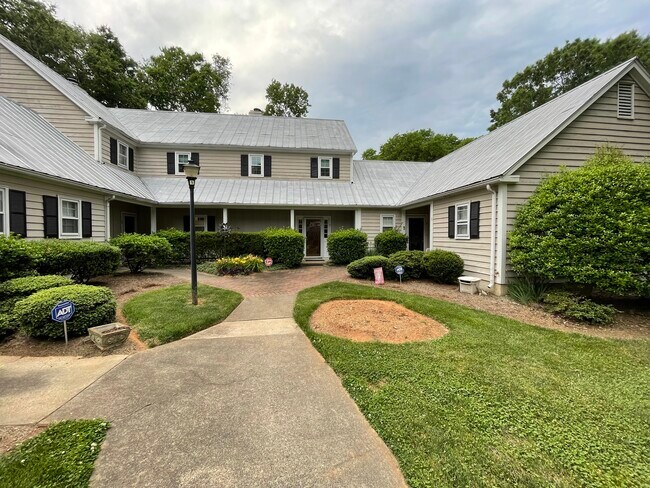 Building Photo - 3702 Selwyn Farms Ln