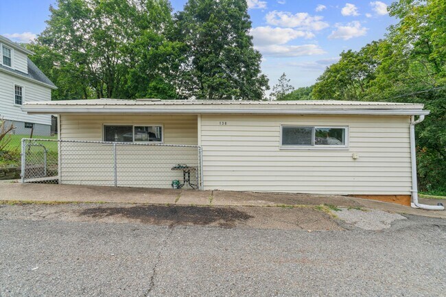 Foto del edificio - 136 Locust St