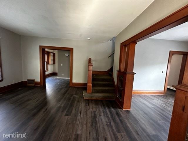 Building Photo - 5 br, 3 bath House - 900 N Dodge St