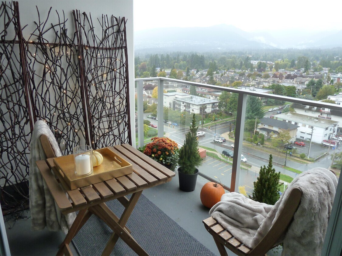 1320 Chesterfield Ave, North Vancouver, BC V7M 0A6 Townhouse for Rent