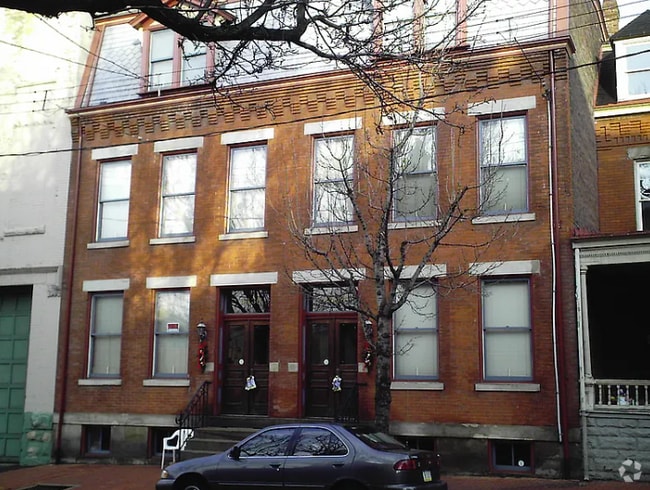 Building Photo - 1434 Sheffield St