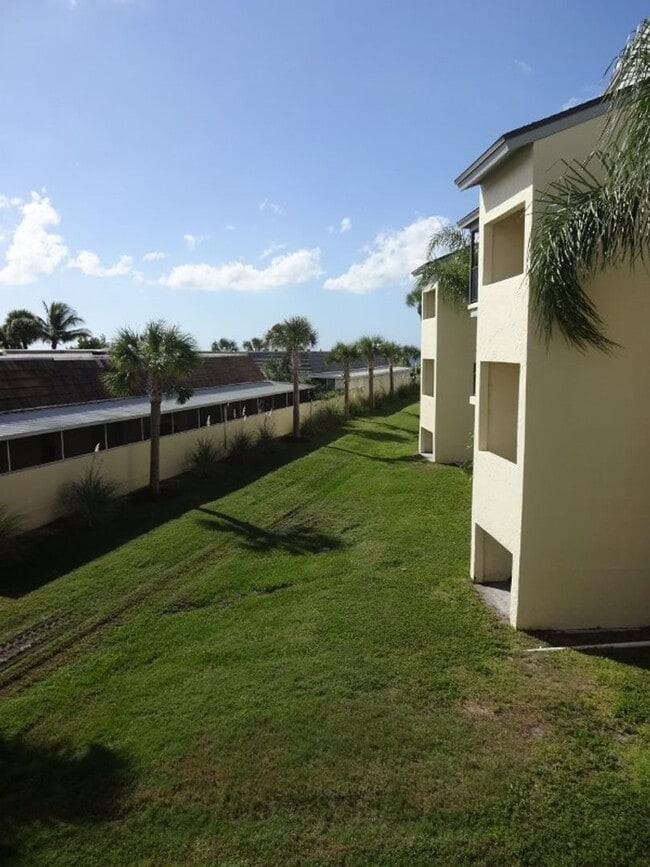 Building Photo - 700 Golden Beach Blvd