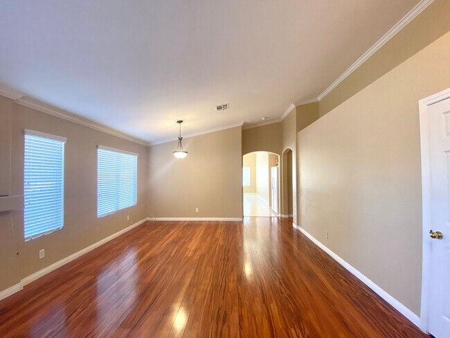 Foto del edificio - BEAUTIFUL SINGLE STORY HOUSE IN SUMMERLIN