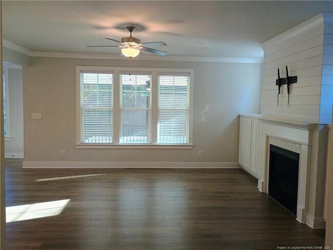 Foto del edificio - 510 Falls Creek Dr