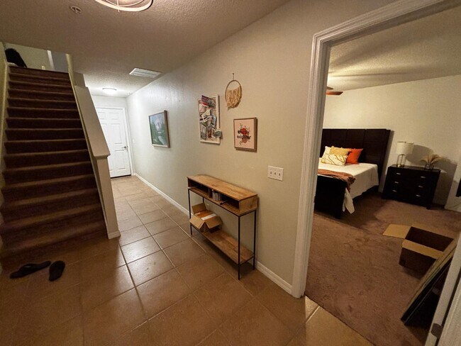 Foto del edificio - 1525 Cloverbay Ln