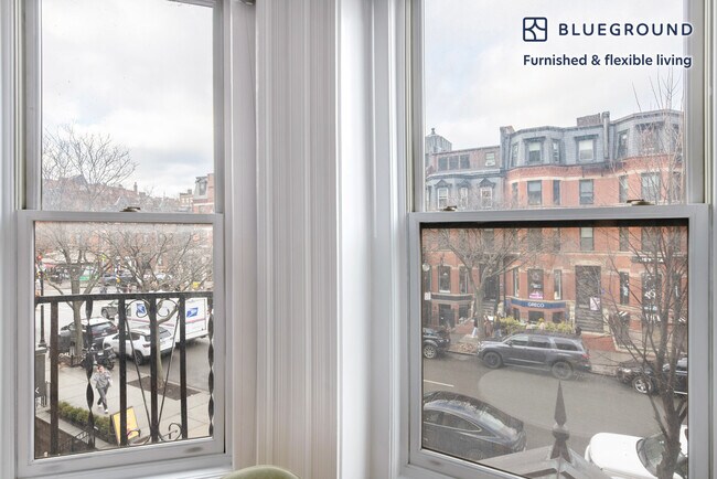 Building Photo - 232 Newbury St