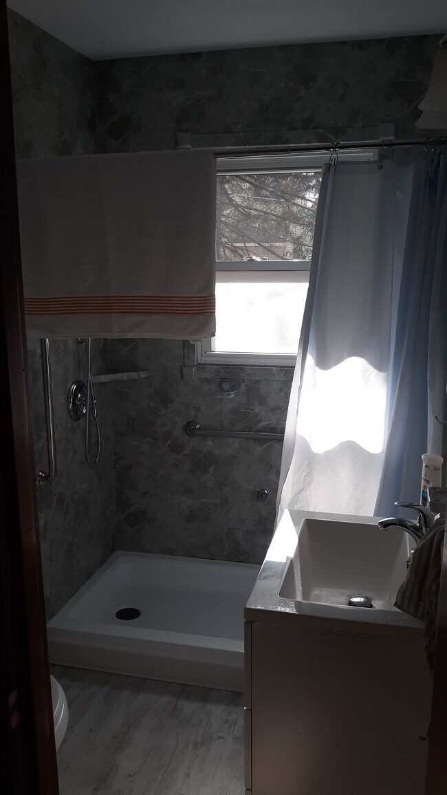 25 Cofran Ave, Northfield, NH 03276 House Rental in Northfield, NH