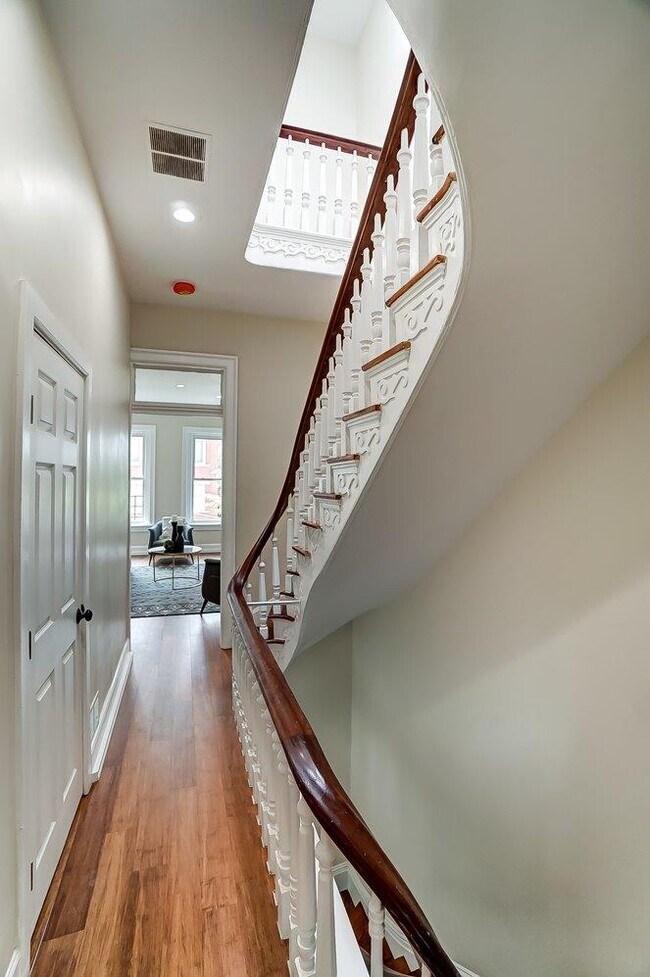 Foto del edificio - 1106 Dayton St