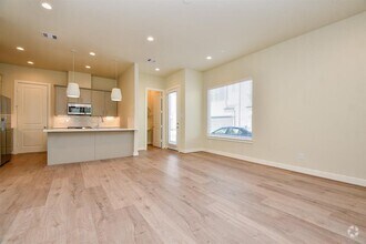 Building Photo - 2305 Silva Park Ln