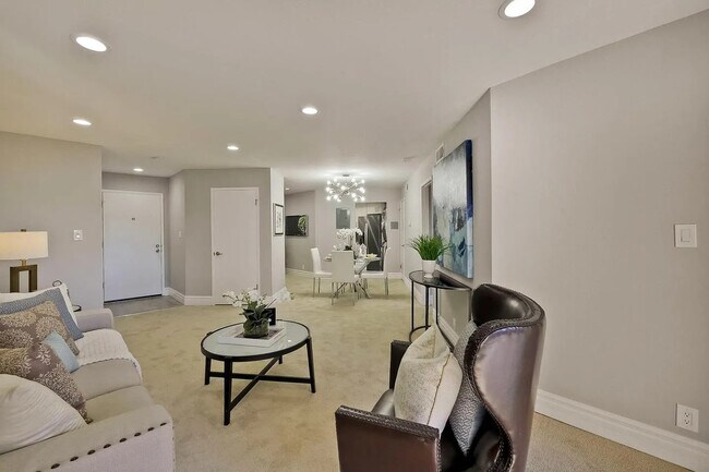 Foto del edificio - Charming 1 Bedroom 1 Bathroom Condo in the Centrally Located Courtyard Community of Sunnyvale!