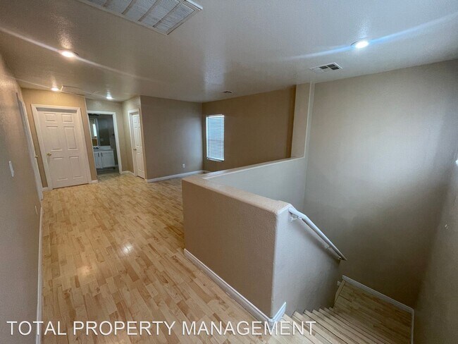 Building Photo - 2 br, 1.5 bath House - 1187 Golden Apple St.
