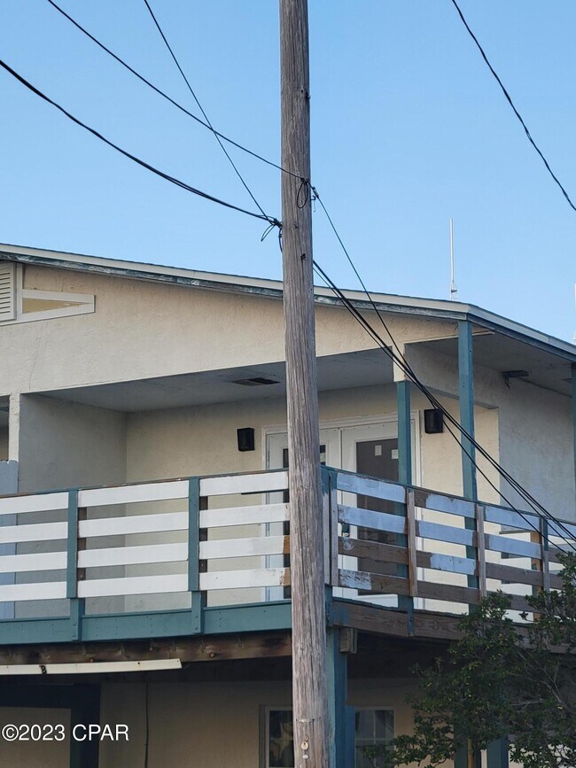 Building Photo - 8524 Surf Dr