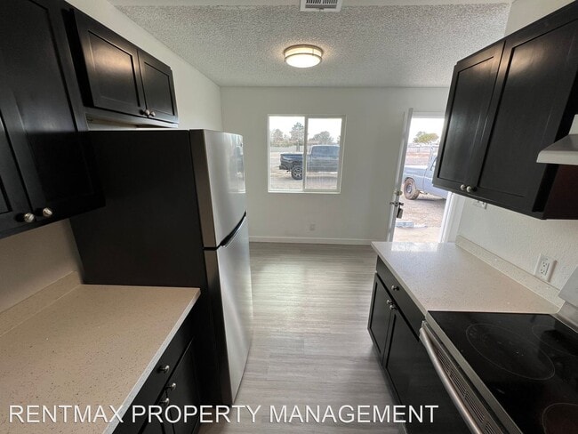 Foto del edificio - 2 br, 1 bath House - 1831 WALNUT RD - Unit B