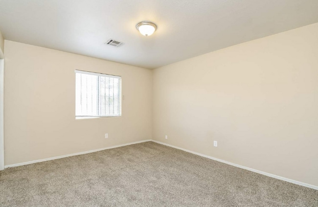 Building Photo - 3143 W Roeser Rd