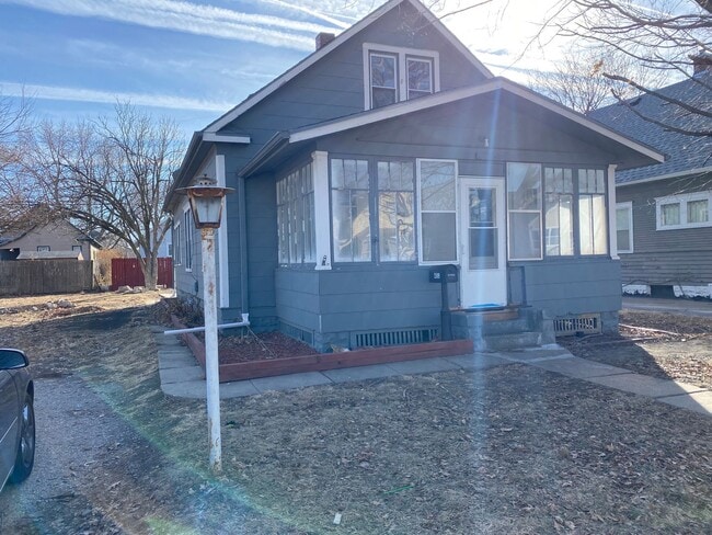 Building Photo - Lovely 3 Bedroom 2 Bathroom -- Coming Soon!