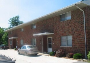 Building Photo - 2121 N Center St