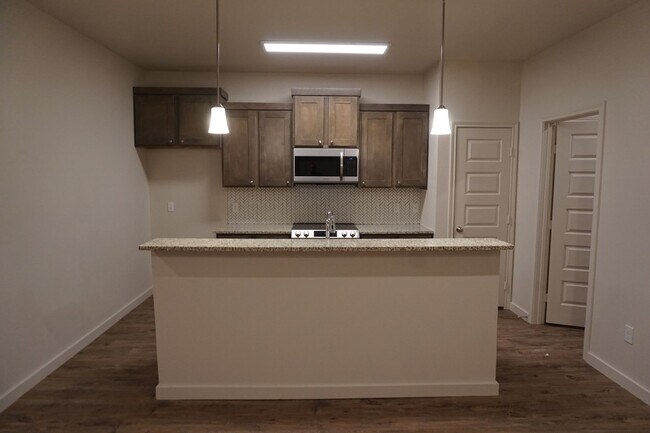 Foto del edificio - Luxury Two Bedroom Townhome in Abbey Glen ...