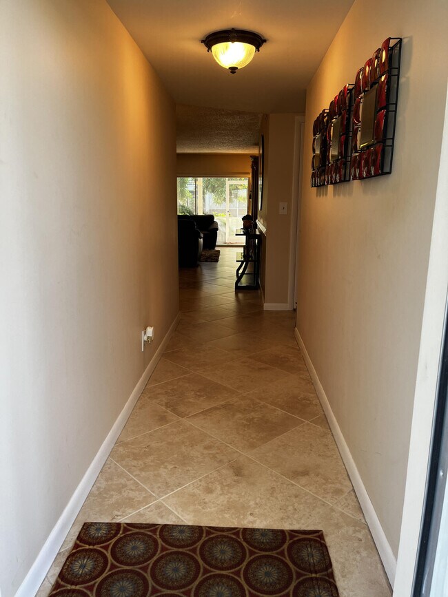 Foto del edificio - 2660 SW 22nd Ave
