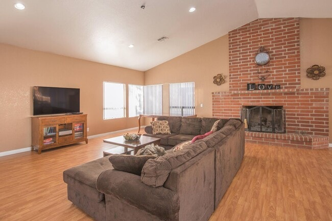 Building Photo - Summerridge