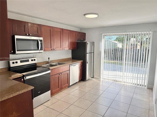 Building Photo - 4472 SW 50th St