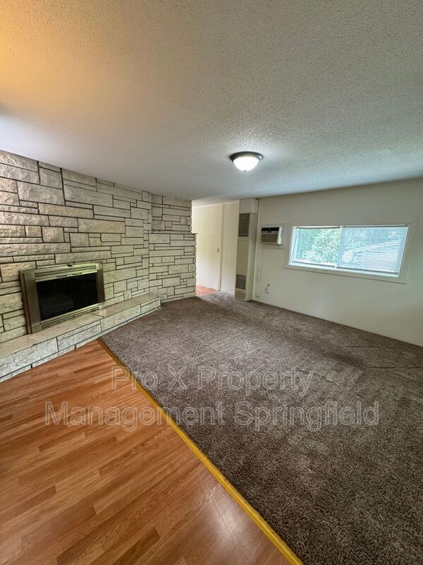 Foto del edificio - 2533 E Cherry St