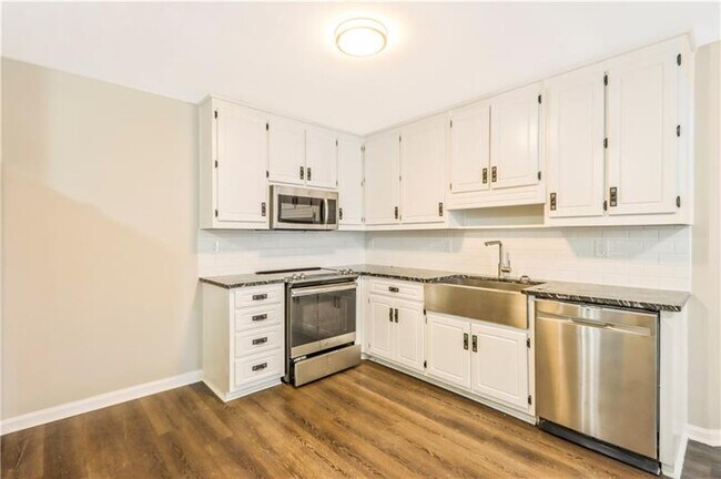 Building Photo - 500 Alcovy Way