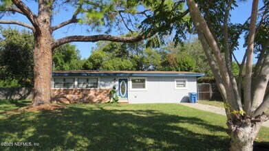 Building Photo - 7039 Cotillion Rd N