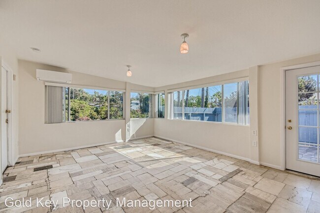 Building Photo - 1 br, 1.5 bath House - 1711 1/2 Edgemont S...