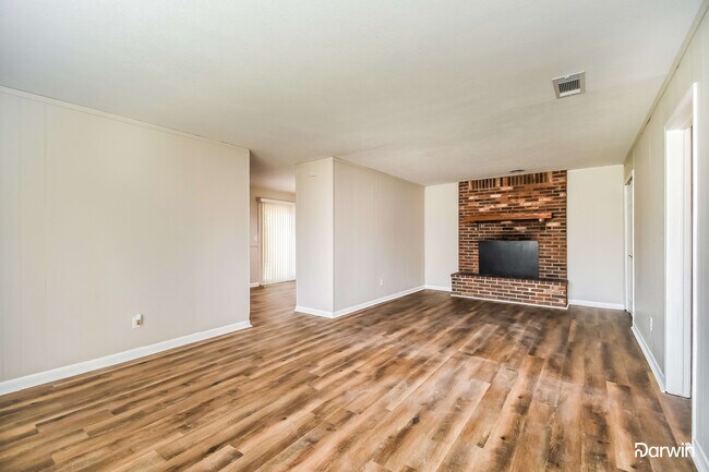 Building Photo - 6889 Tom Thumb Dr, Jacksonville, FL 32210