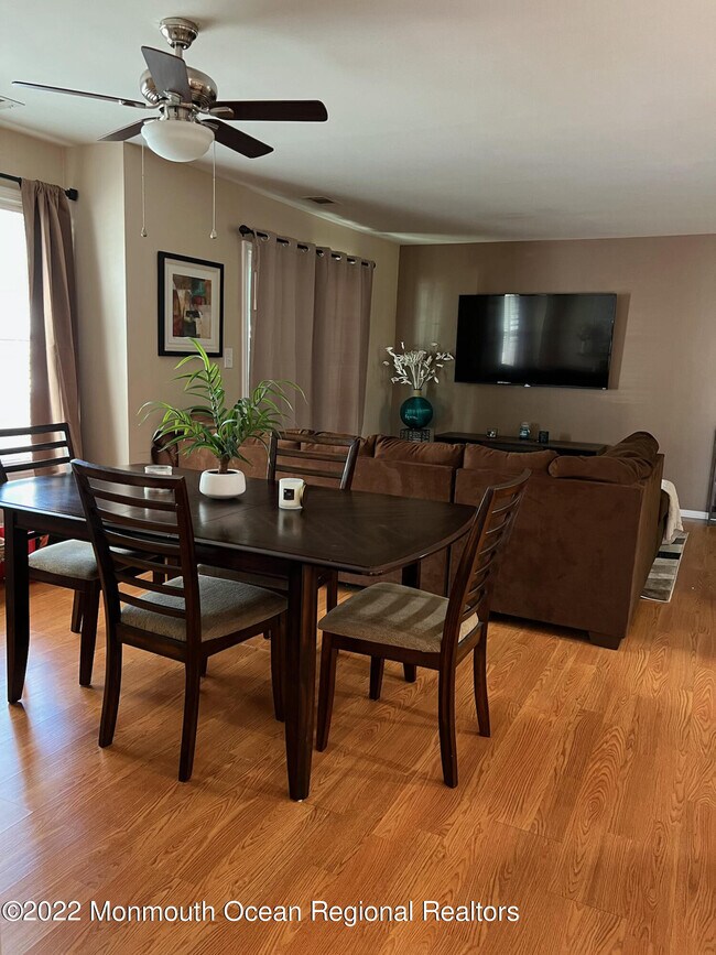 Foto del edificio - 93 Briarwood Ct