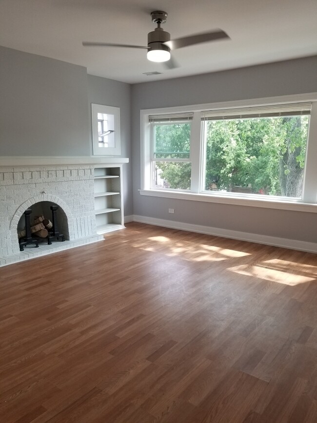 Building Photo - 1020 N Parkside Ave