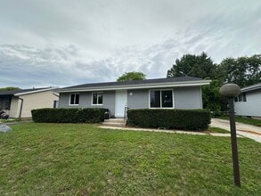 Building Photo - 6656 W Brentwood Ave