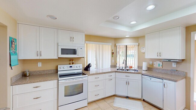 Building Photo - 72350 Rim Dr