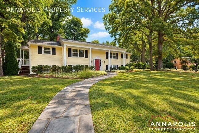 Foto del edificio - 300 S Cherry Grove Ave