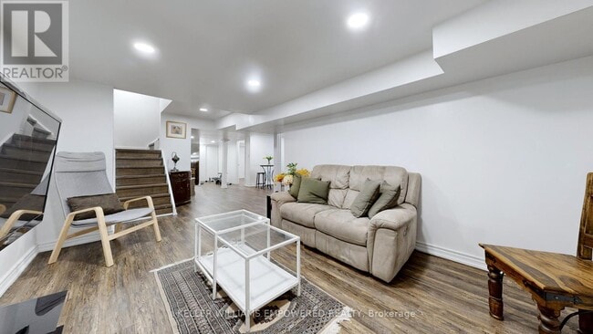 Building Photo - 609 Flavelle Ct