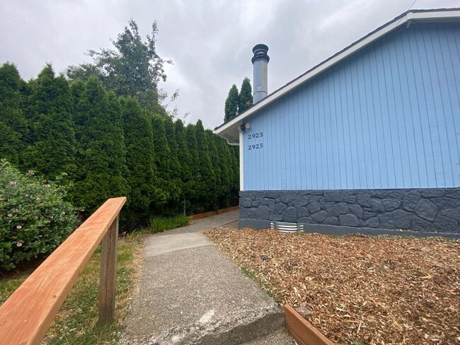 Building Photo - NKE1741