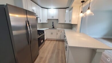 Building Photo - 2031 N 18th Ave