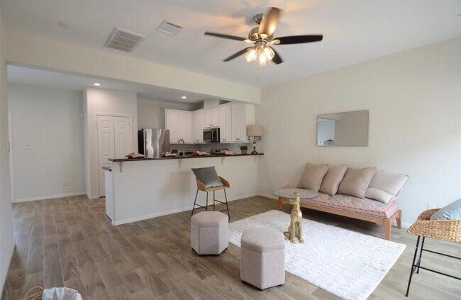 Foto del edificio - 2201 Naomi St