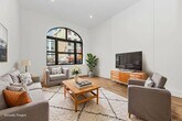 Foto principal - 314 W 51st St