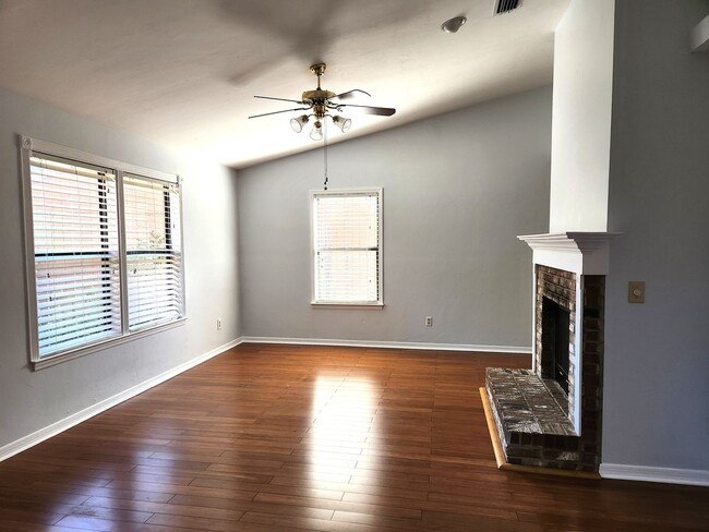 Foto del edificio - Move in Ready in NW Gainesville!